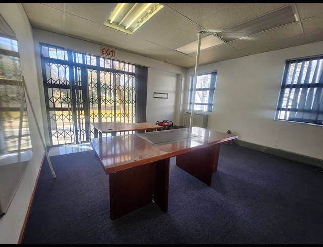 170M² OFFICE TO LET IN VORNA VALLEY